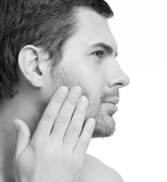 greffe de barbe esthétique homme moustache